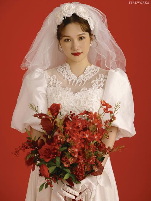 时光之恋 新娘复古造型与婚纱照的艺术